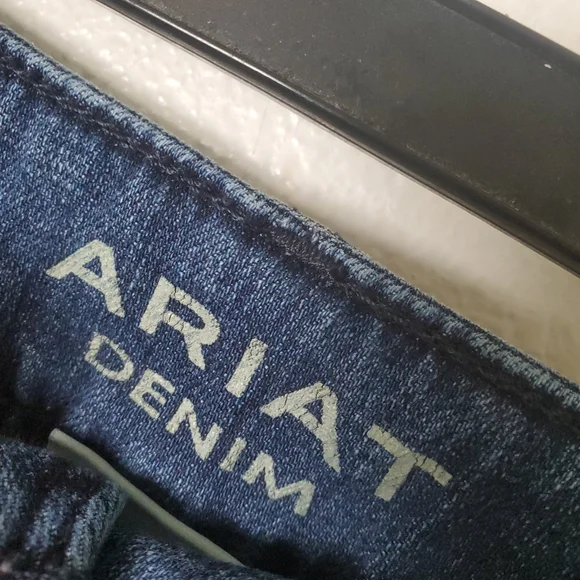 Ariat Denim Ella Trouser Wide Leg Jeans In Bluebell Stretch Denim - Picture 7 of 16